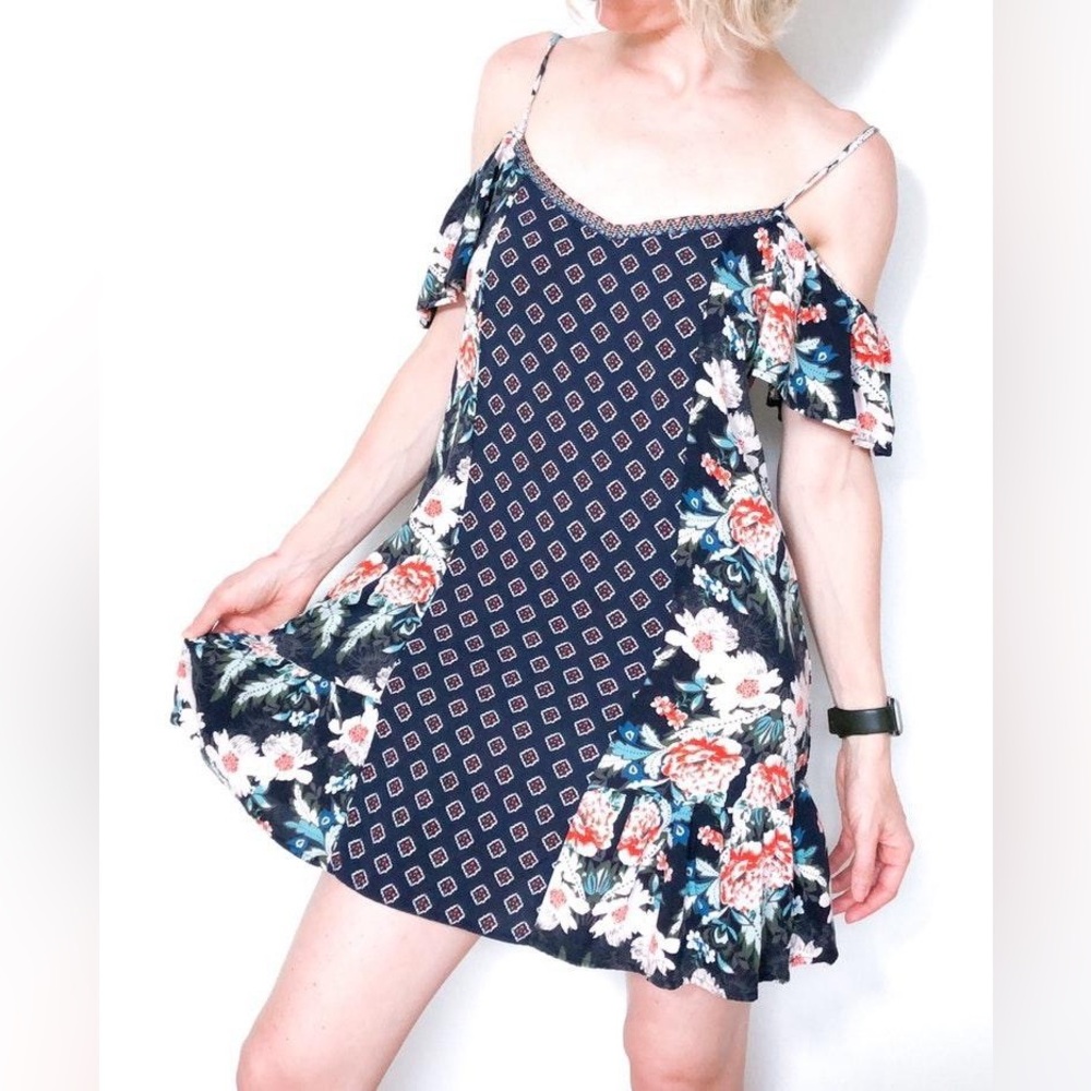 Xhilaration Multicolored Asymmetrical cold should sundress SIZE MEDIUM